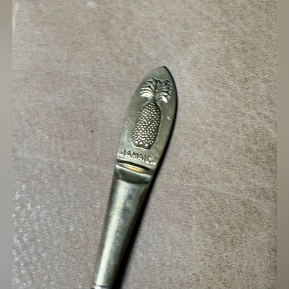 Small Jamaica Pineapple Cocktail Fork Gold Vintage - Picture 2 of 4